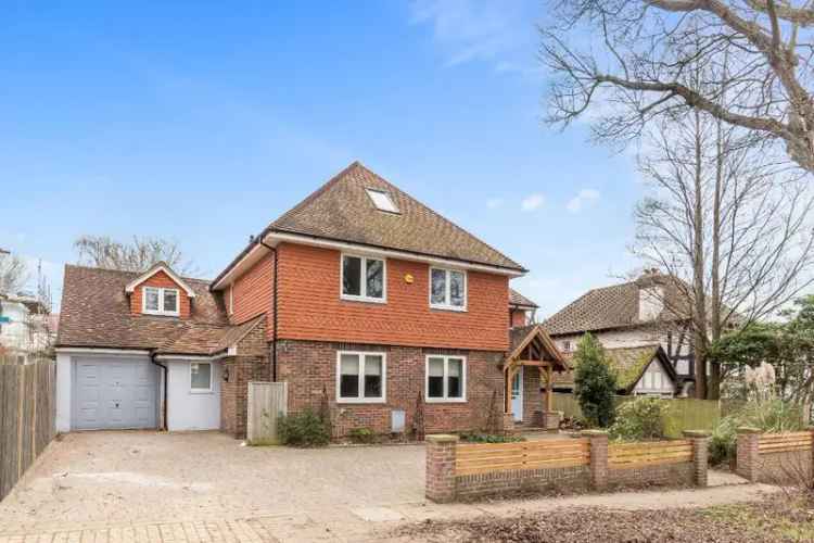 6 bedroom detached house for sale