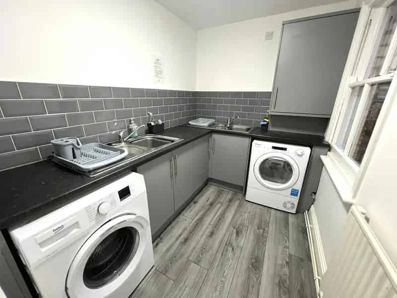 Furnished Double En-Suite Room in Shared Accommodation