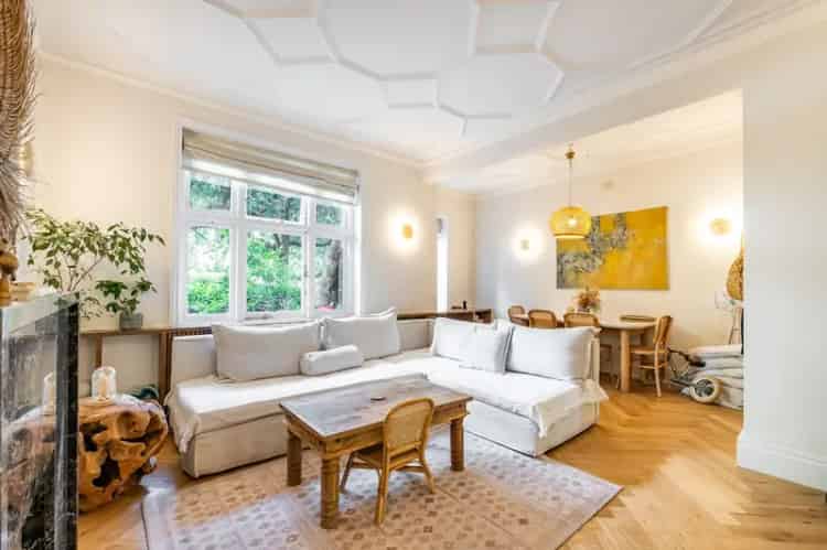 2 Bedroom Flat for Sale in Maida Vale