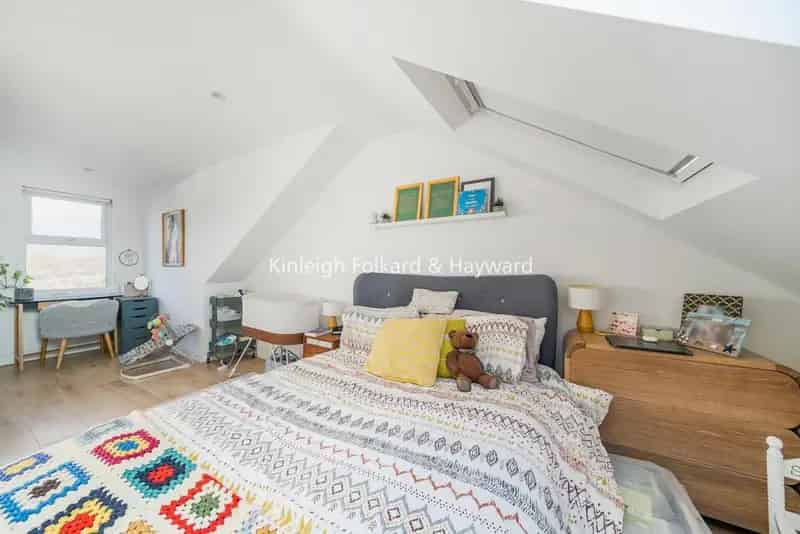 Flat For Sale , London, England