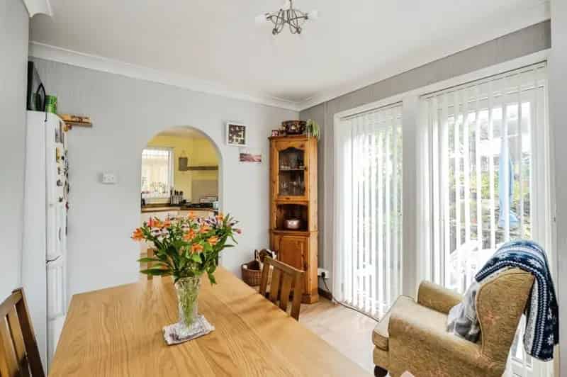 3 Bedroom Semi-Detached House Neath Abbey