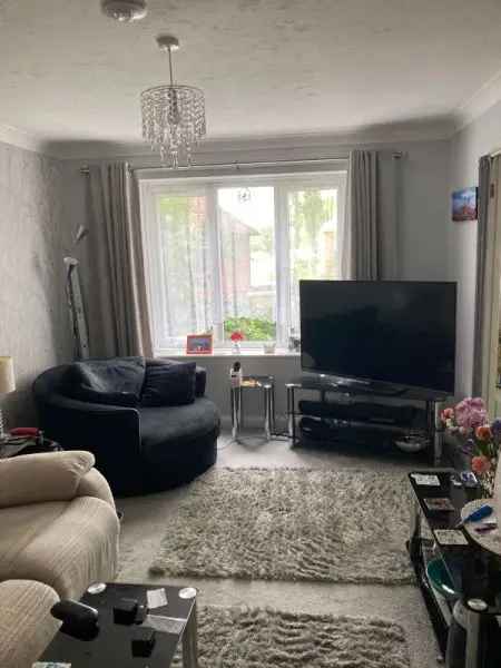 Flat For Rent in New Forest, England