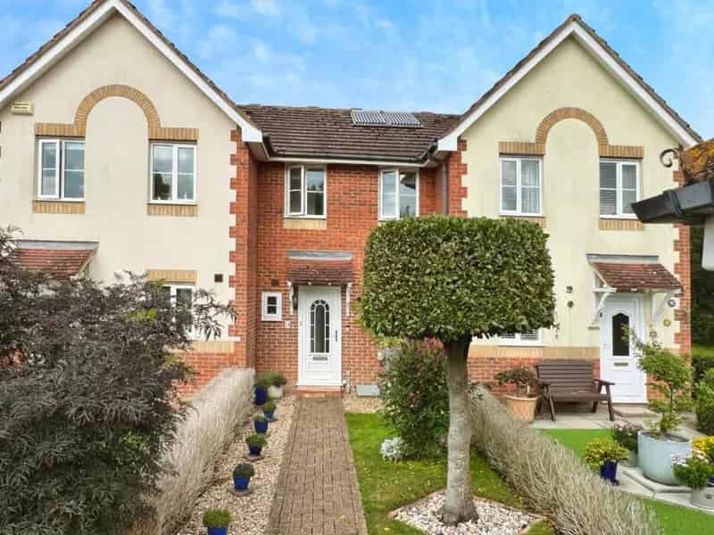 2 Bedroom House For Sale Hythe