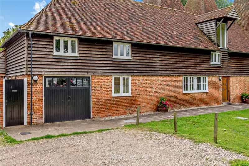 3 Bedroom Grade II Listed House Littlebourne River Views