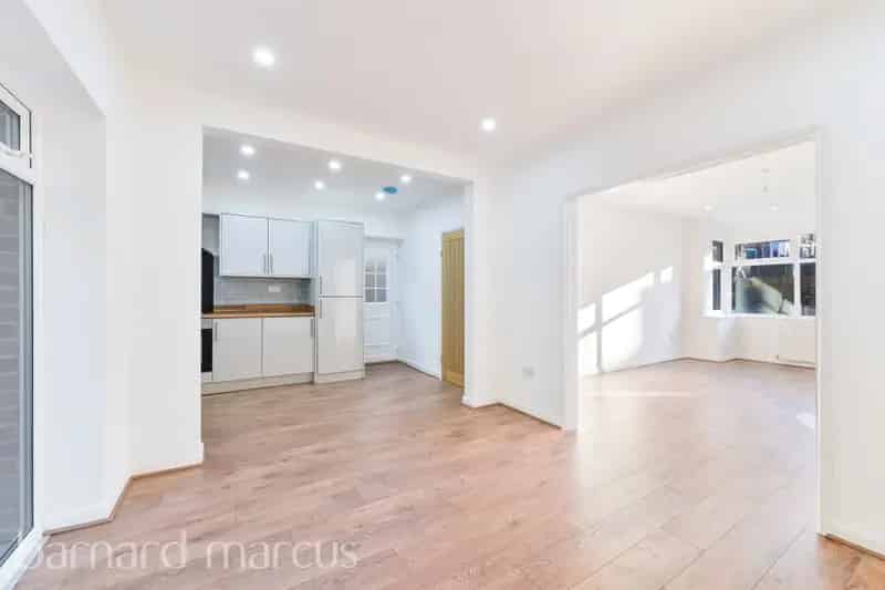 3 Bed Detached House Redhill Chain Free