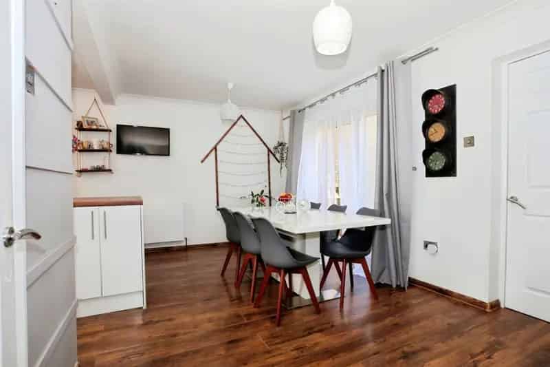 Modern Family Home in Bretton