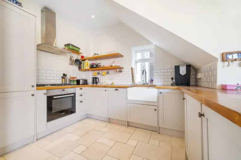 2 Bedroom Victorian Apartment Clapham Old Town