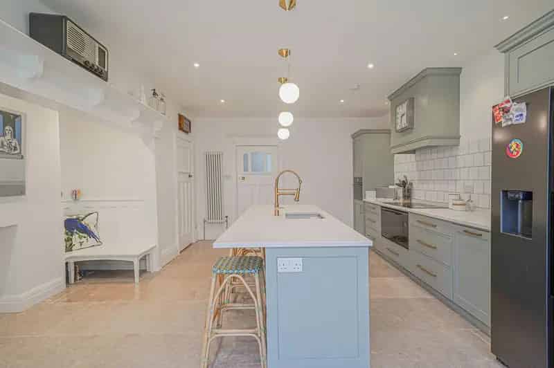 5 Bedroom Semi Detached House For Sale