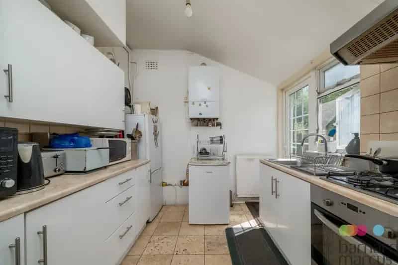 3 Bed 2 Reception House Woodgrange Road Family Home Near Schools