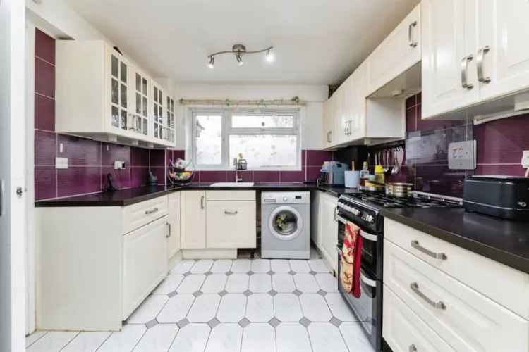 3-Bedroom House in Pinehurst Estate - Family Home