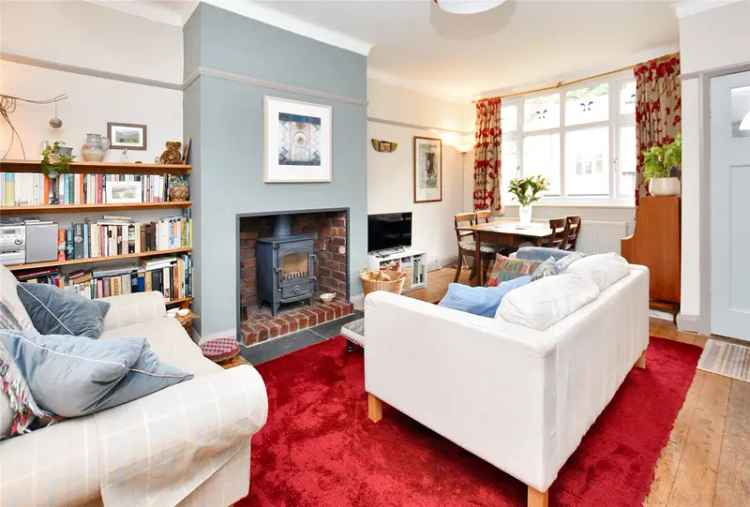 House For Sale in Leeds, England