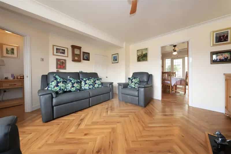 3 Bedroom House For Sale Family Home Log Burner Garden Garage