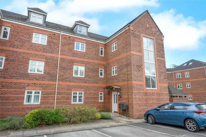Executive Two Bedroom Duplex Apartment Near Moortown Corner