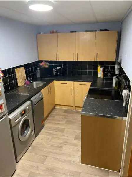 Flat For Rent in Brentwood, England