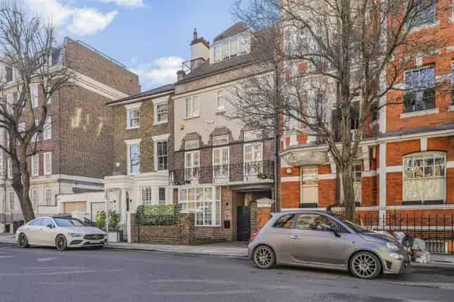 Four Double Bedroom Terraced House for Sale Drayton Gardens London SW10