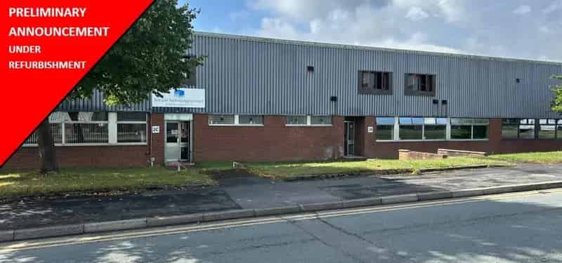 6067 sq ft Refurbished Mid Terrace Unit Ample Parking