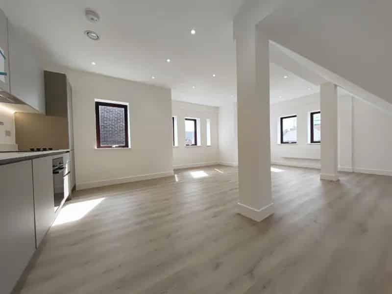 1 bedroom Flat
 To Let 
Total Size: 757 SQ FT