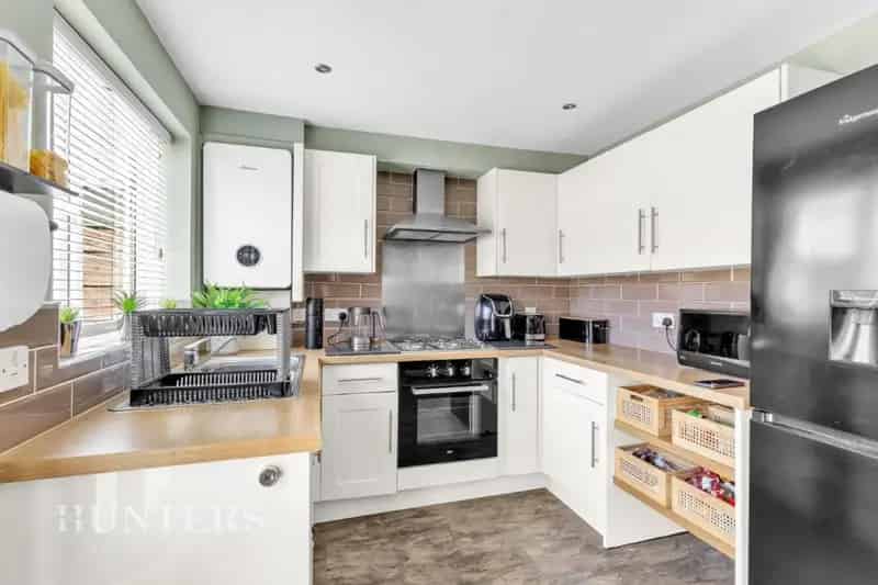 4 bed house for sale