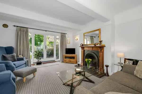 Family Home near Weybridge Station
