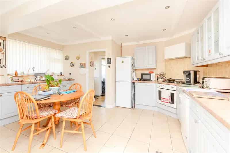 3 Bedroom Semi Detached Bungalow For Sale Istead Rise