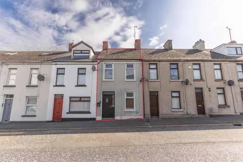 3 Bed Mid Terrace House Town Centre Location Gas CH Double Glazing Garage