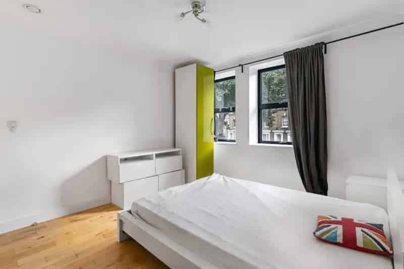 2 bedroom Flat
 For Sale 
Total Size: 1095 SQ FT