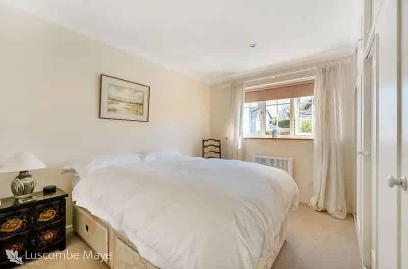 3 Bed Semi-Detached House for Sale