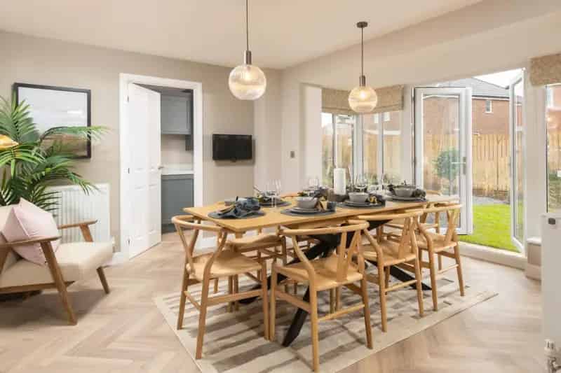 4 bed house for sale