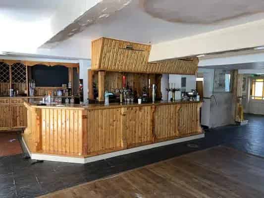 The Tipperary Inn Freehold Pub with 4 En-Suite Bedrooms and Extensive Grounds
