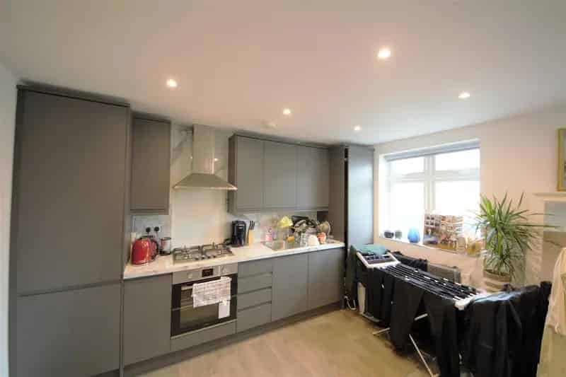 2 Bedroom Flat House to Rent