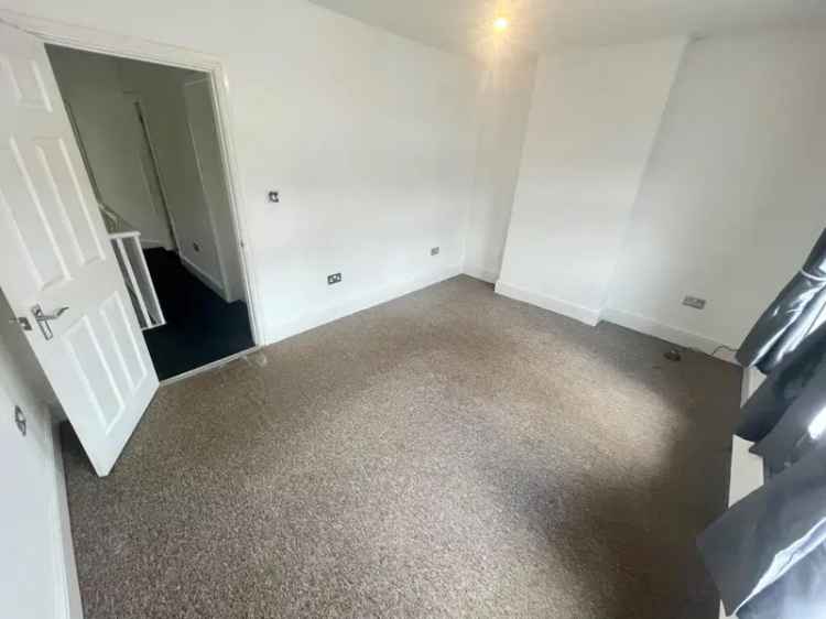 Three Bedroom House Near Queens Park Bedford Zero Deposit Option