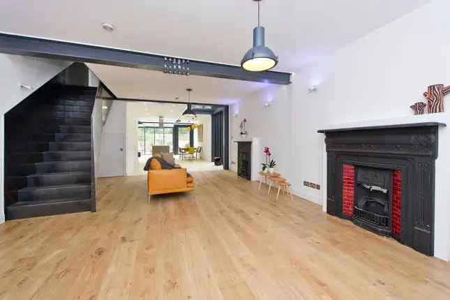 Detached house to rent in Oxford Gardens, London W10