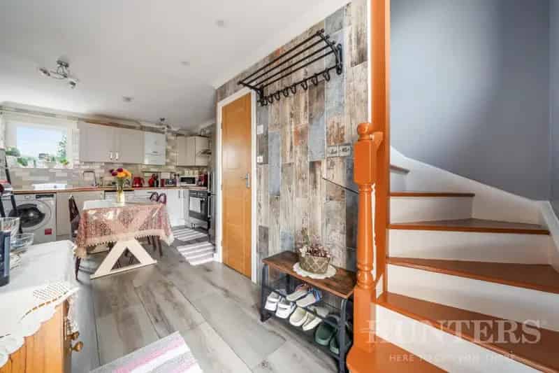 2 bedroom Flat
 For Sale 
Total Size: 833 SQ FT