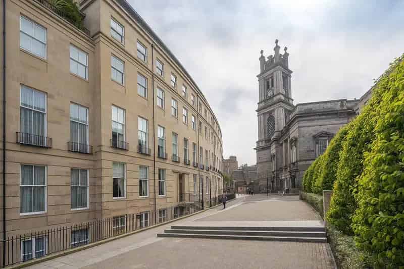 2 Bedroom Apartment for Rent in Edinburgh's Georgian New Town