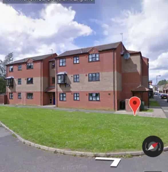 2 Bed Ground Floor Flat Town Centre Wet Room New Kitchen