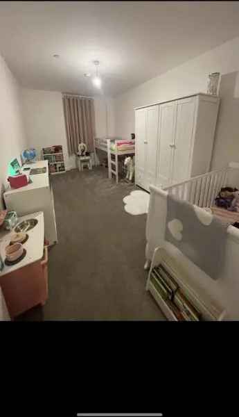 Flat For Rent in Three Rivers, England