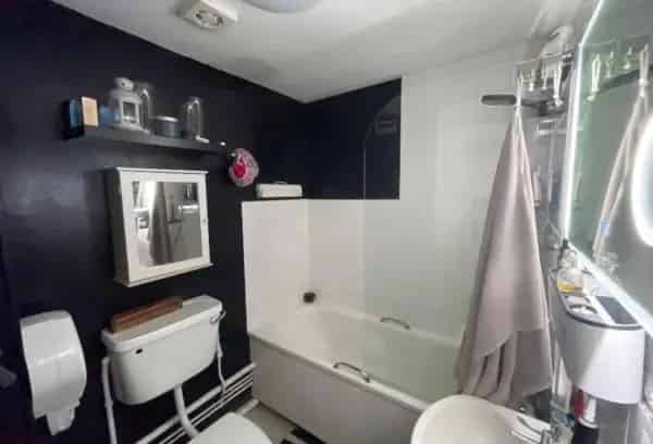 1 Bedroom House Near Transport Links and Amenities