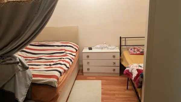 Studio Apartment Near Shops and Supermarkets