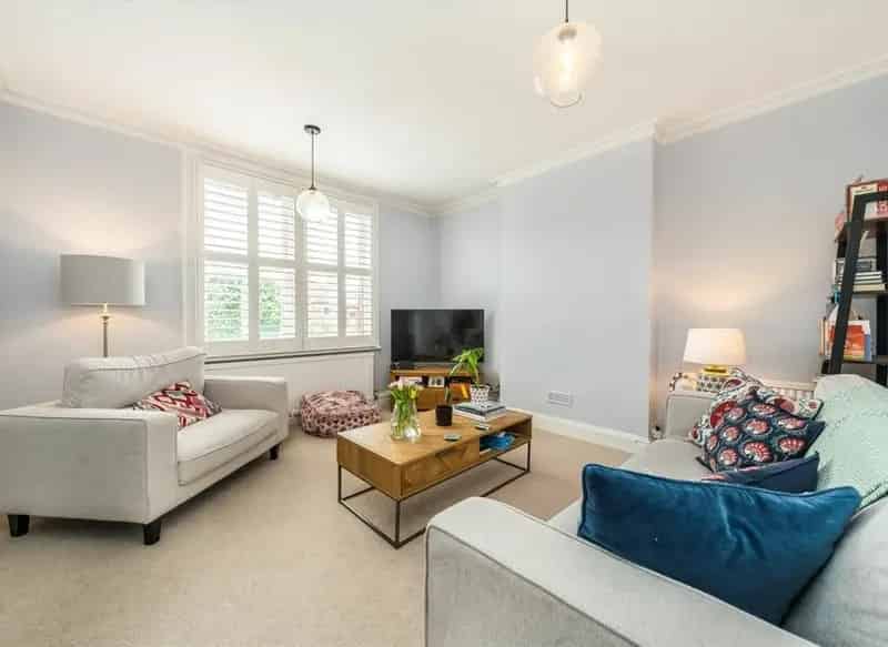 Two Double Bedroom Apartment Near Raynes Park Station
