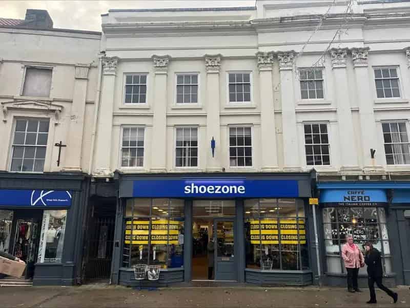 Mid Terrace Retail Unit Town Centre Prime Location