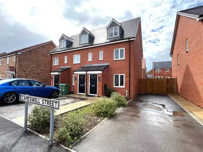 3 Bedroom End of Terrace House for Sale