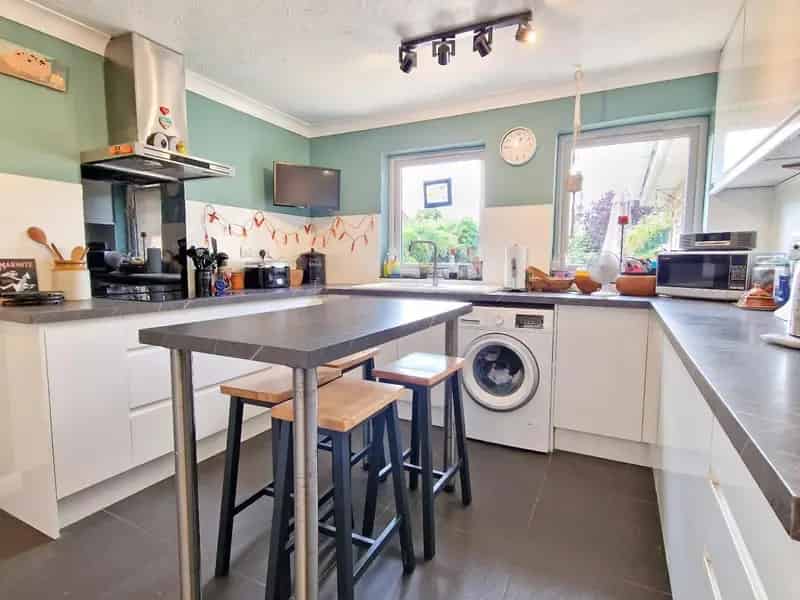 3 Bedroom Extended Bungalow For Sale