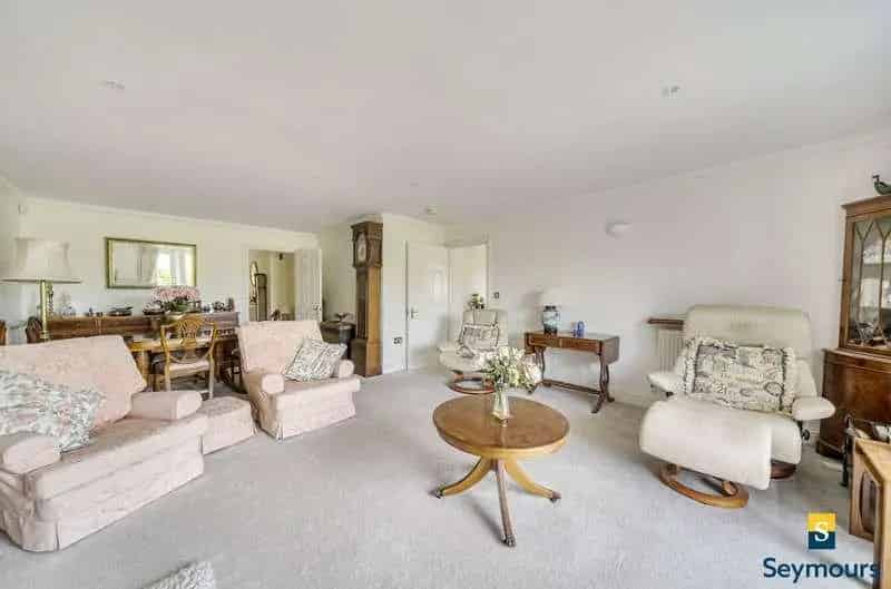 2 Bed Flat for Sale in Burpham, Guildford