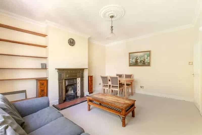 2 Bed Flat for Sale Near Kilburn