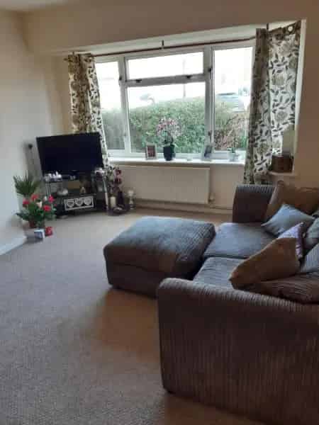 2-Bedroom Ground Floor Flat with Garden and Parking