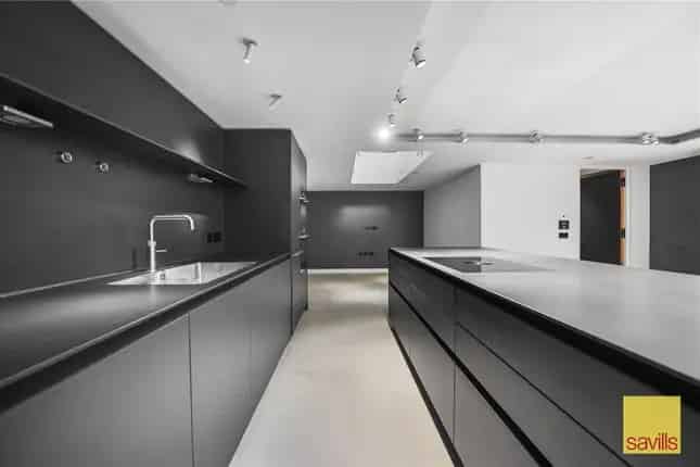 3 Bedroom Townhouse Borough High Street London SE1