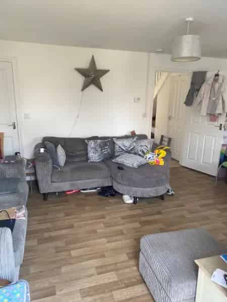 3 Bedroom House Garden Off Street Parking Near Family