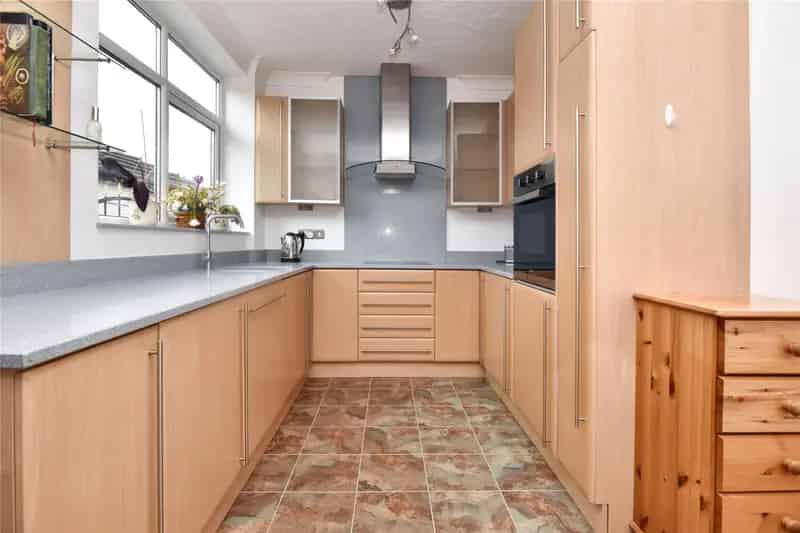 Four Bedroom Semi Detached House Near Garforth Train Station