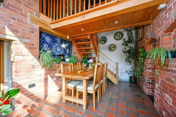 4 Bedroom Barn Conversion Staffordshire
