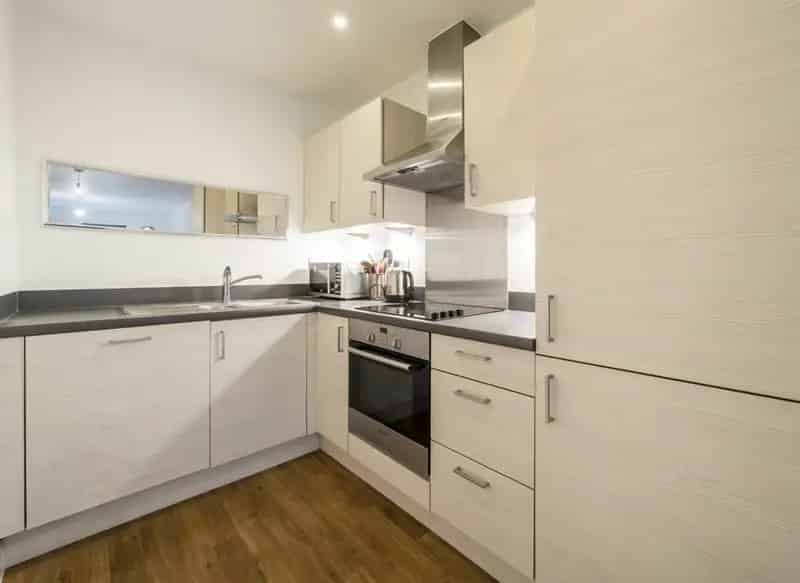 One Bedroom Apartment Near Acton Town Tube Station